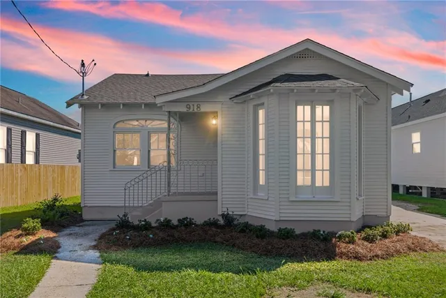 $389,900 | 918 11th Street, Gretna, LA 70053