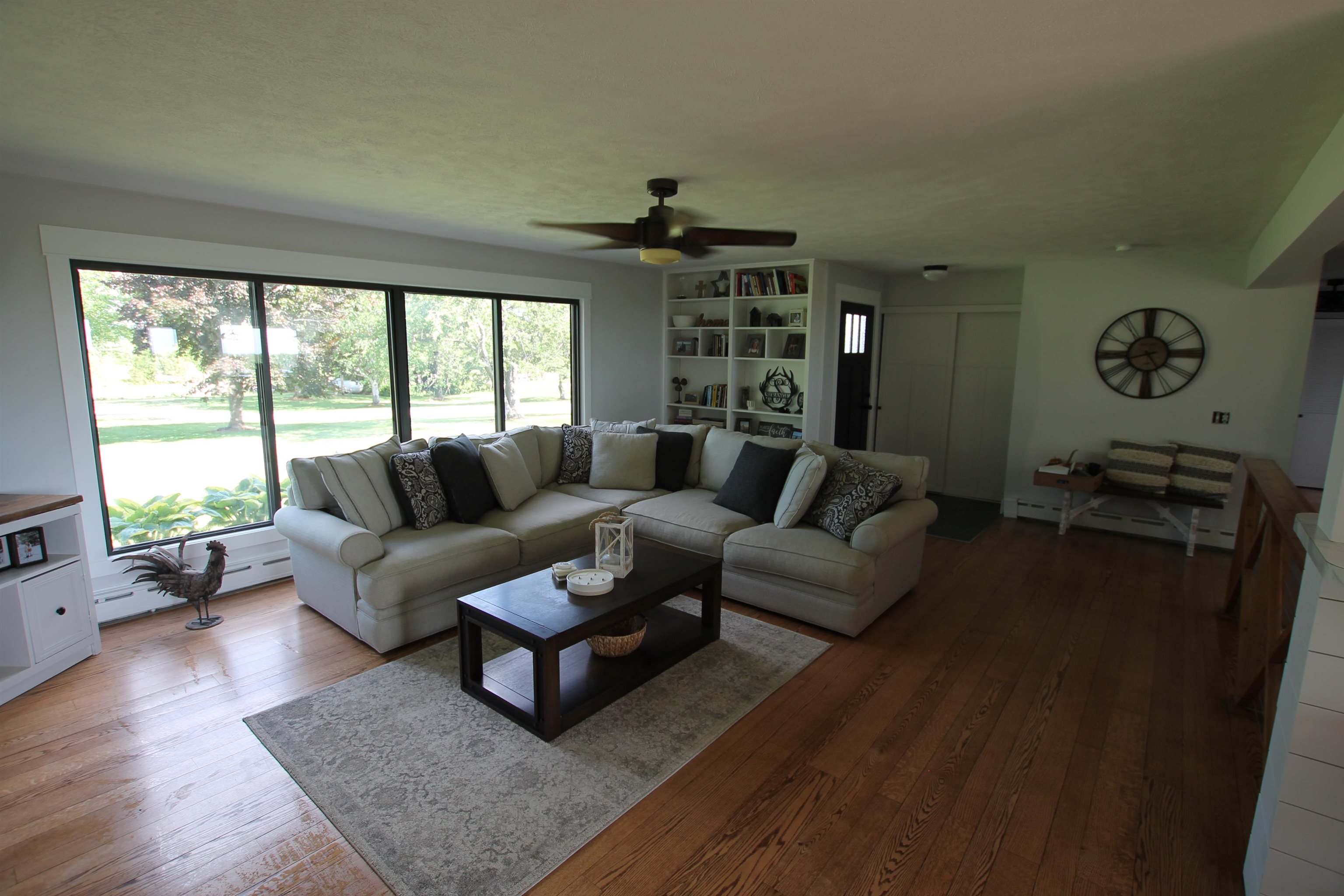 5851 Barnard Road Charlevoix, MI 49720 - Photo 6 of 25 1901037-5.JPG