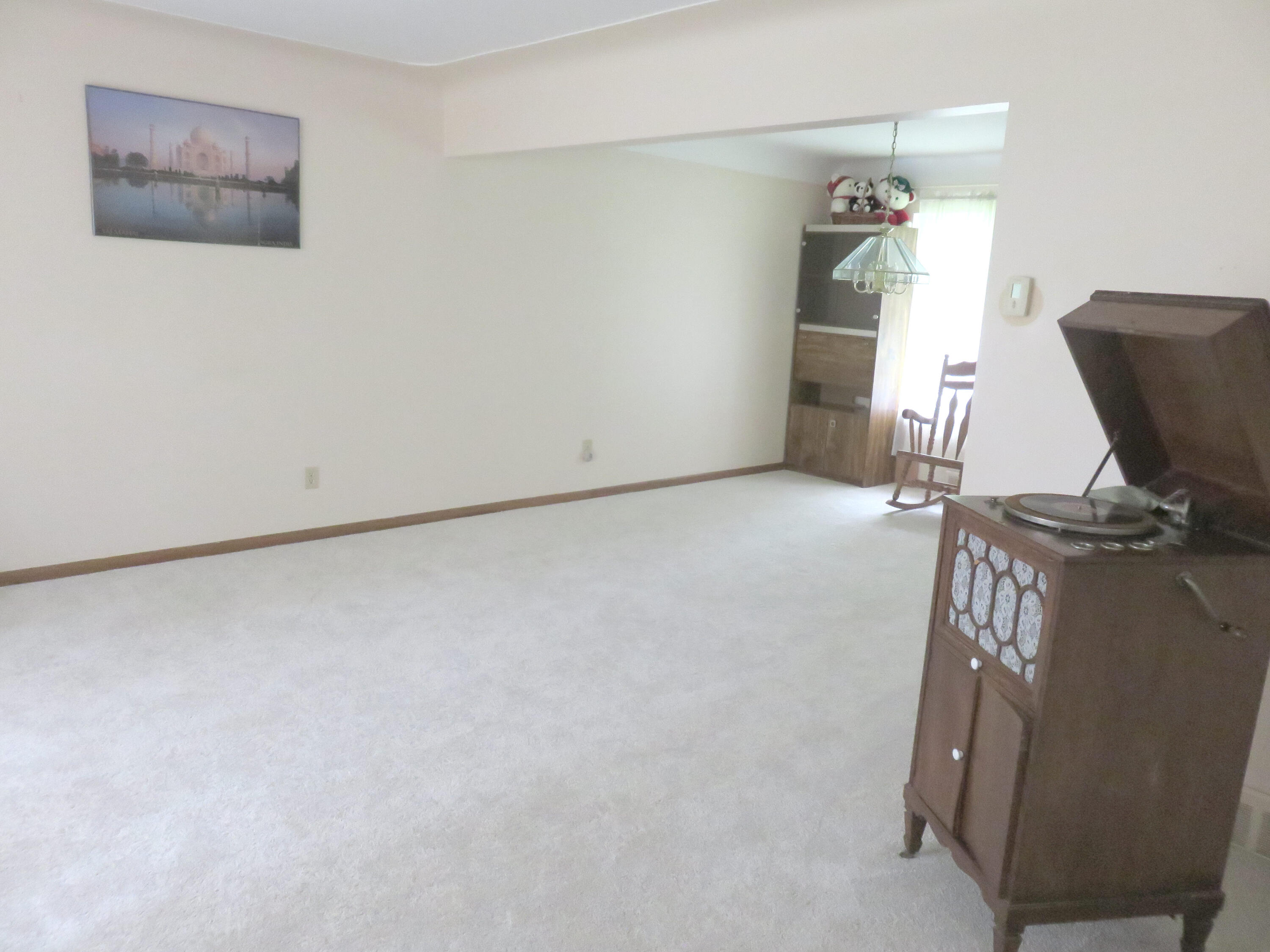 540 Old Perch Road Rochester Hills, MI 48309 - Photo 9 of 30 9 Living rm