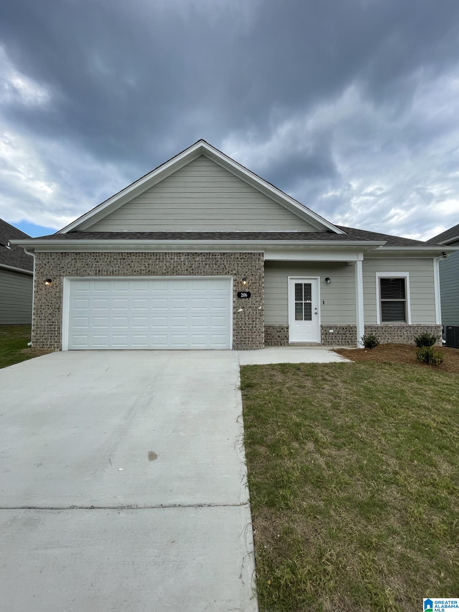 206 Kings Way Jasper, AL 35501 - Photo 1 of 28