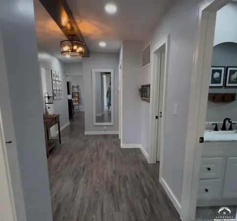 $649,900 | 811 North 900 Road, Lawrence, KS 66047