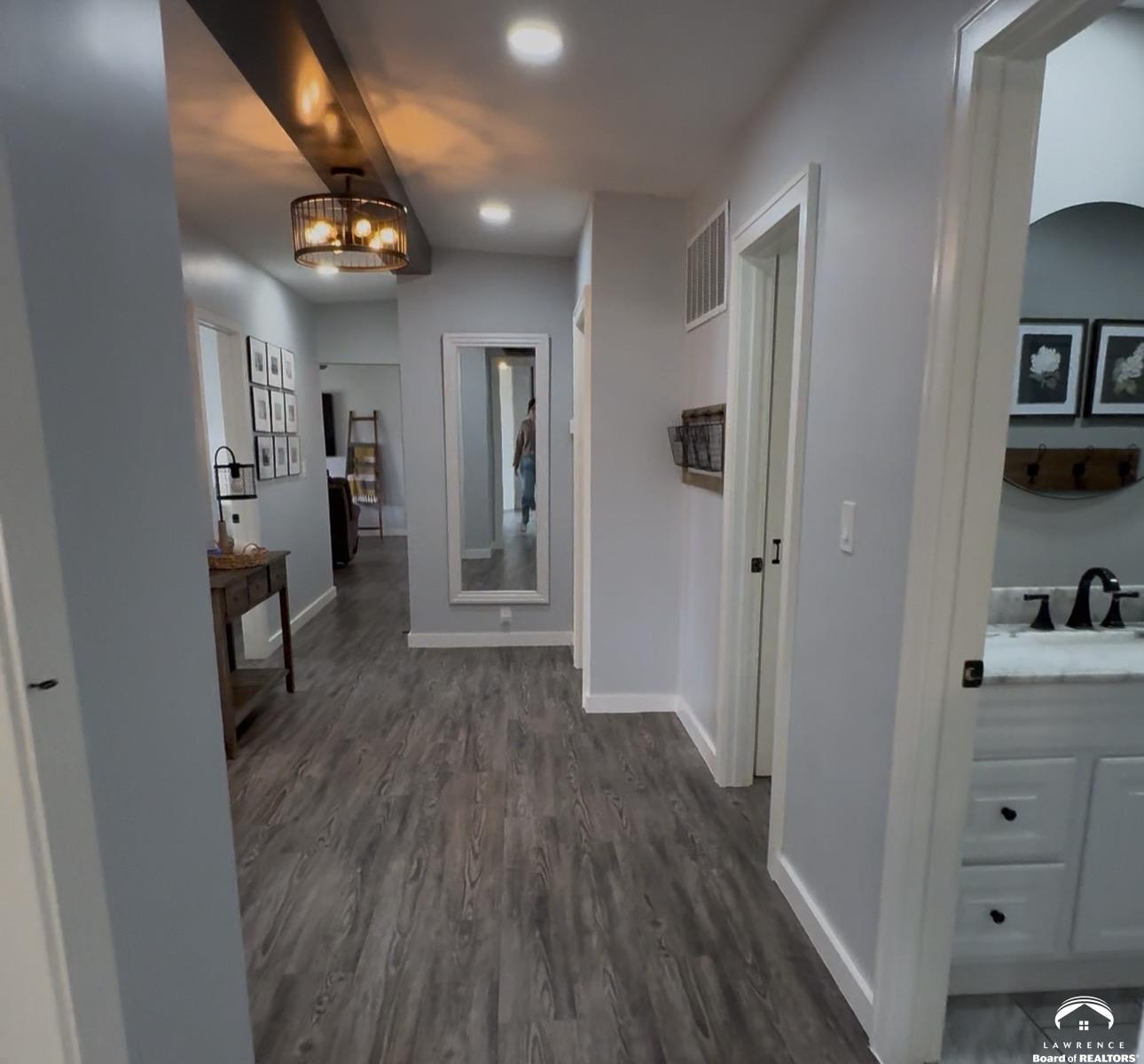 811 North 900 Road Lawrence, KS 66047 - Photo 6 of 11