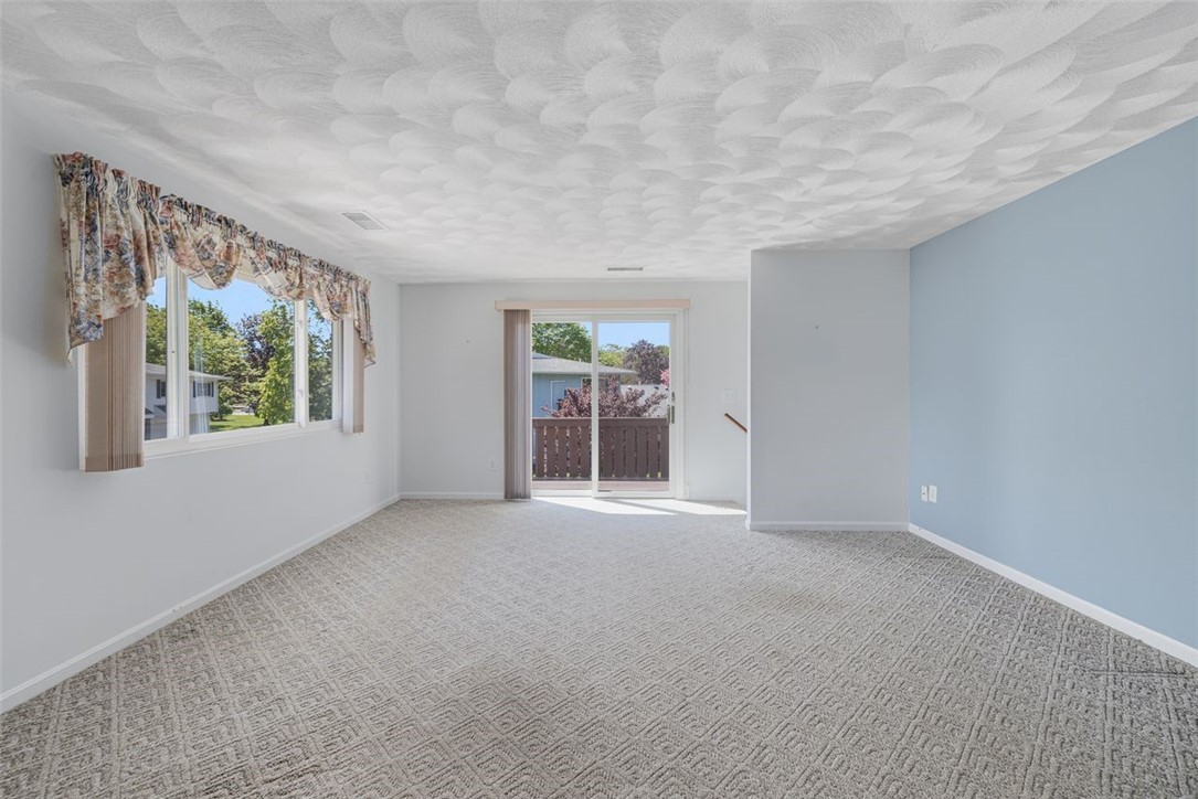 124 Edaville Court Warwick, RI 02886 - Photo 10 of 50