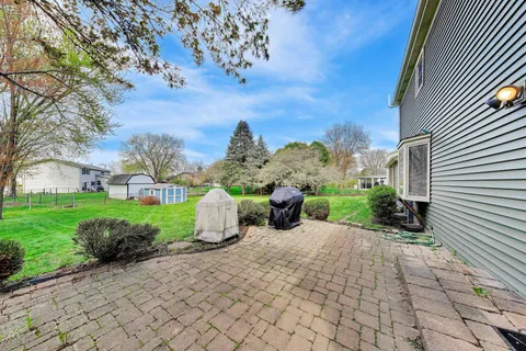 $420,000 | 525 Skyline Drive, Algonquin, IL 60102