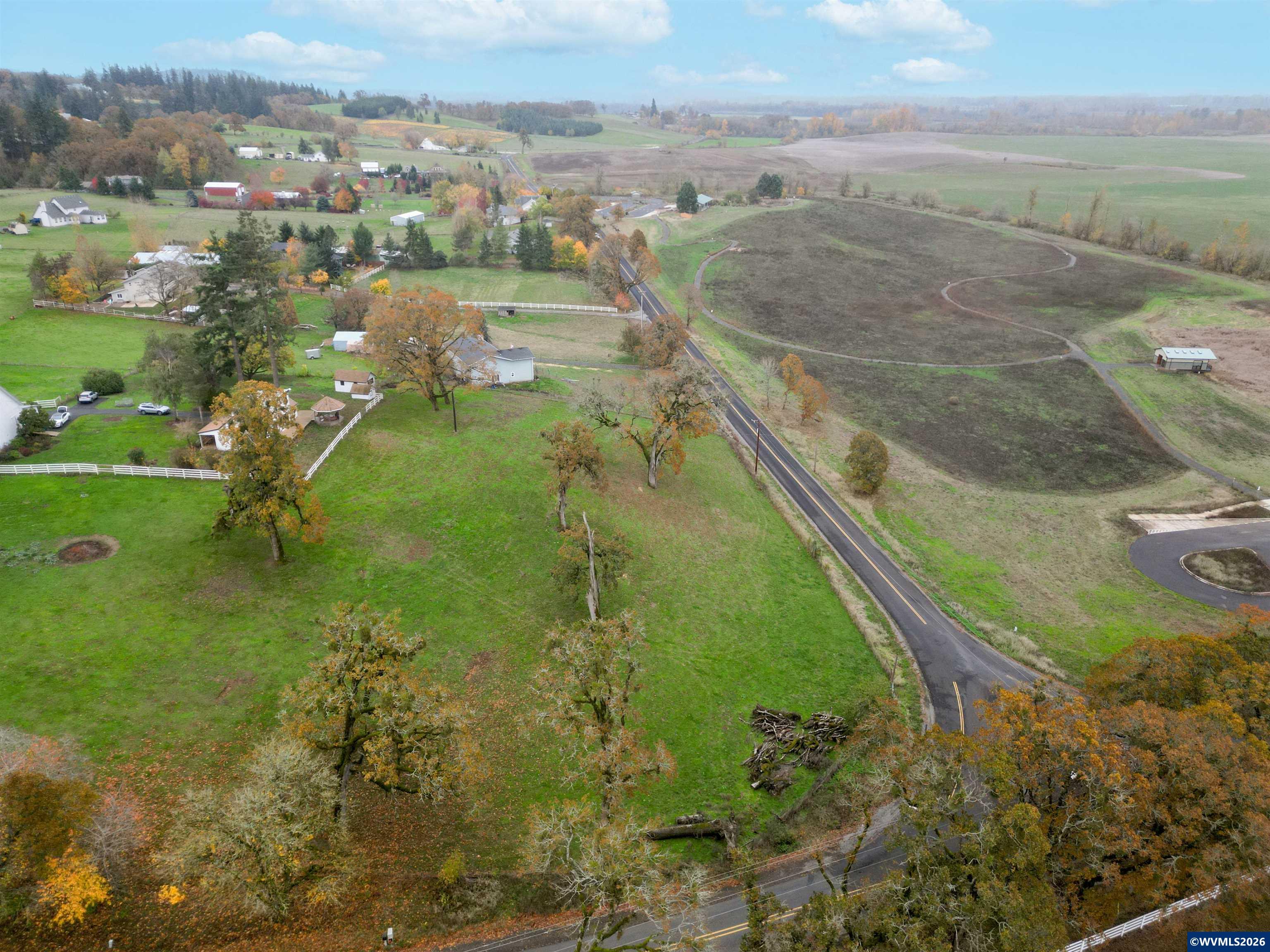 365 Lookout Lane Jefferson, OR 97352 - Photo 4 of 11