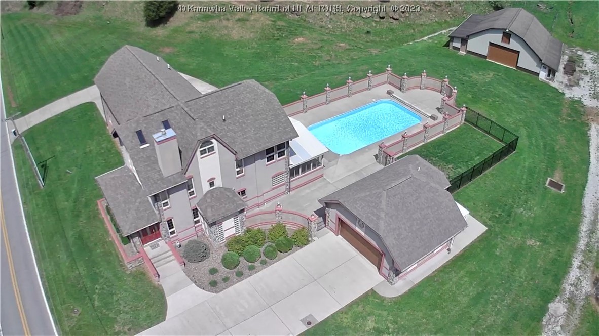 4131 Green Valley Road Huntington, WV 25701 - Photo 2 of 40 Gallery Image 2