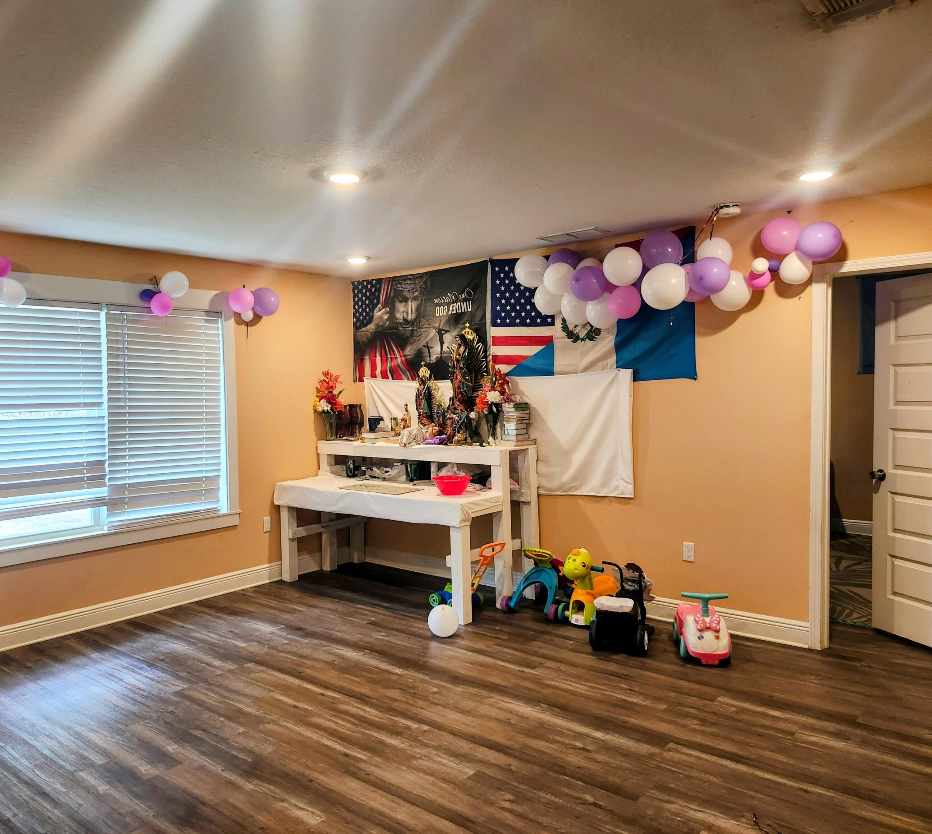 167 Apache Drive DeFuniak Springs, FL 32435 - Photo 10 of 18 a view of a room with toys and toys