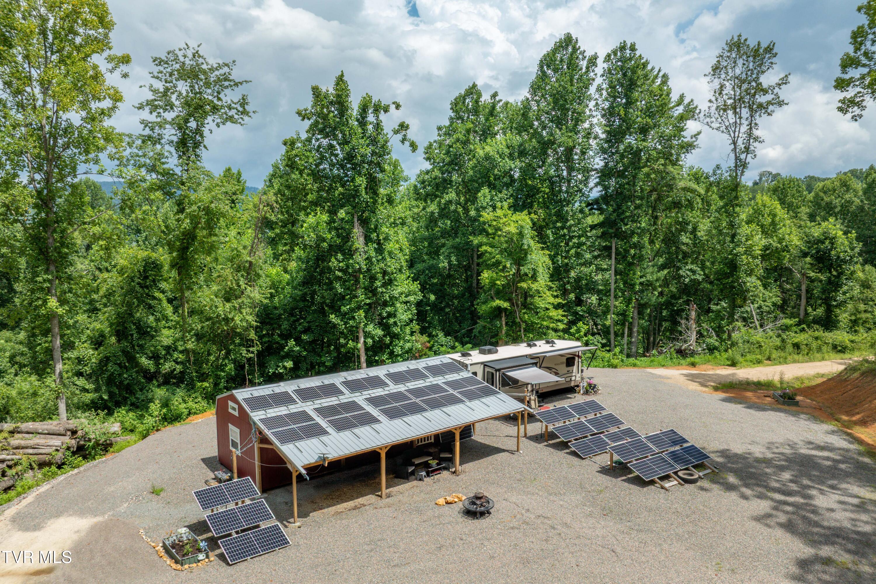 2867 Dry Hill Road Butler, TN 37640 - Photo 11 of 50 2678 Dry Hill Rd (29 of 70)