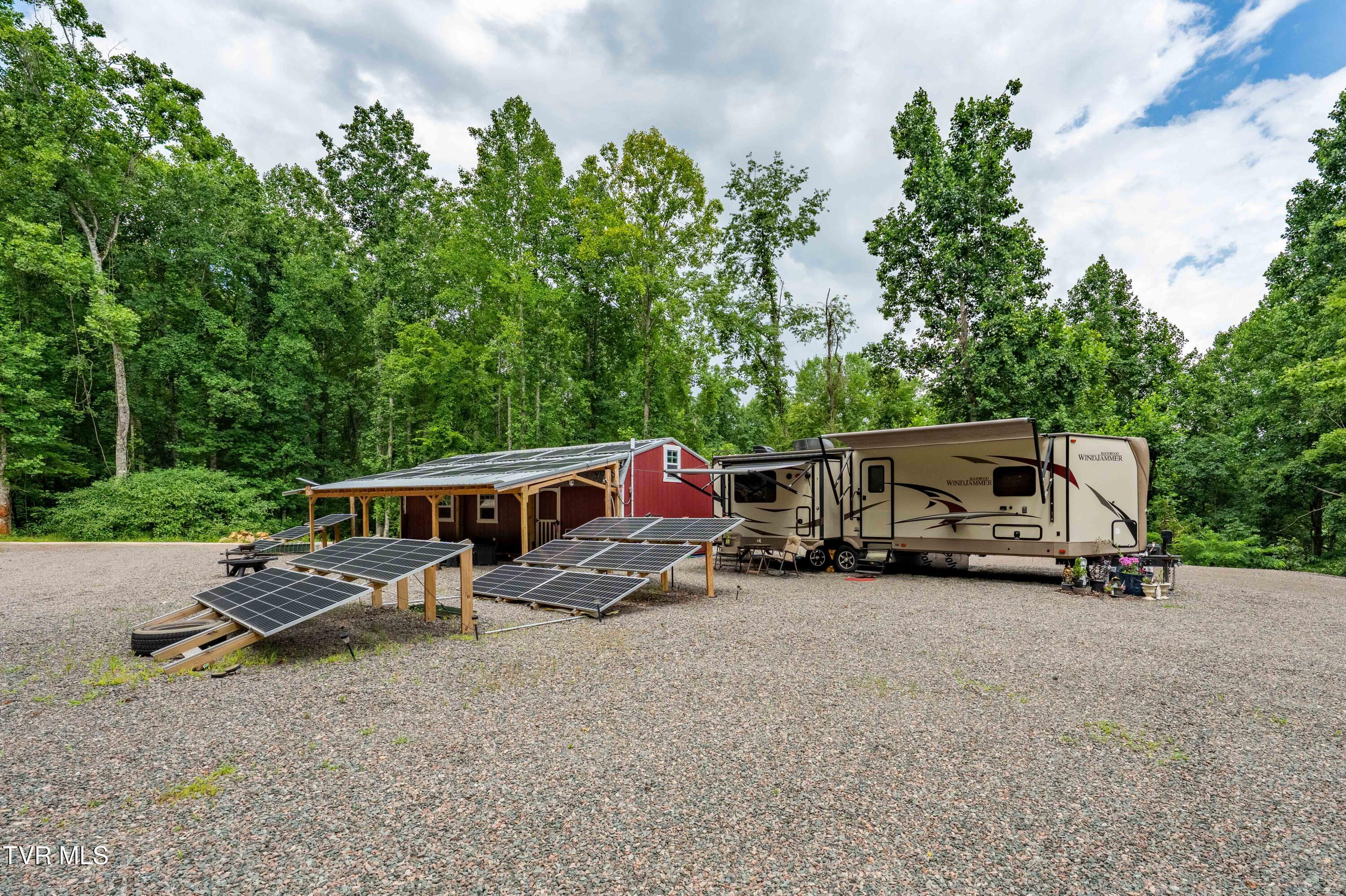 2867 Dry Hill Road Butler, TN 37640 - Photo 27 of 50 2678 Dry Hill Rd (45 of 70)