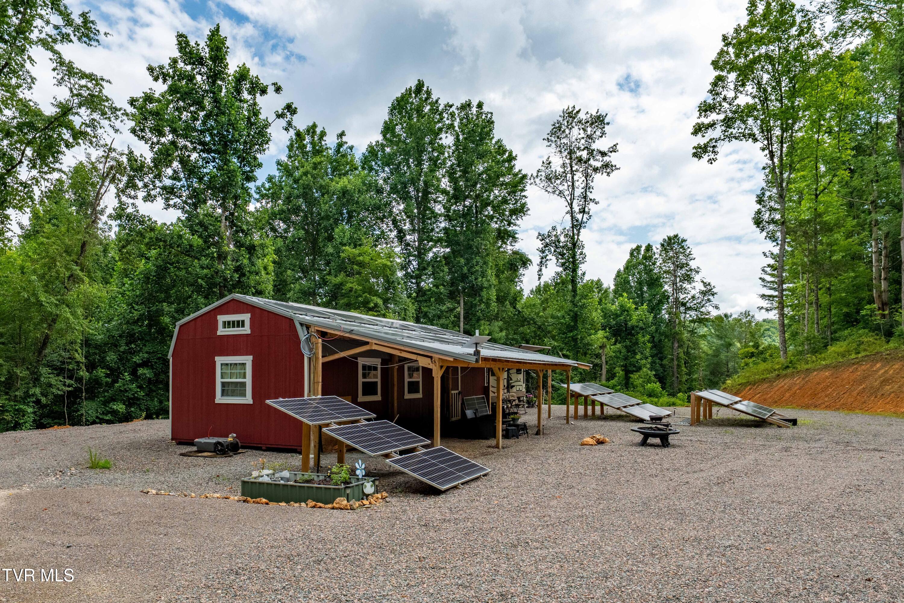 2867 Dry Hill Road Butler, TN 37640 - Photo 33 of 50 2678 Dry Hill Rd (52 of 70)