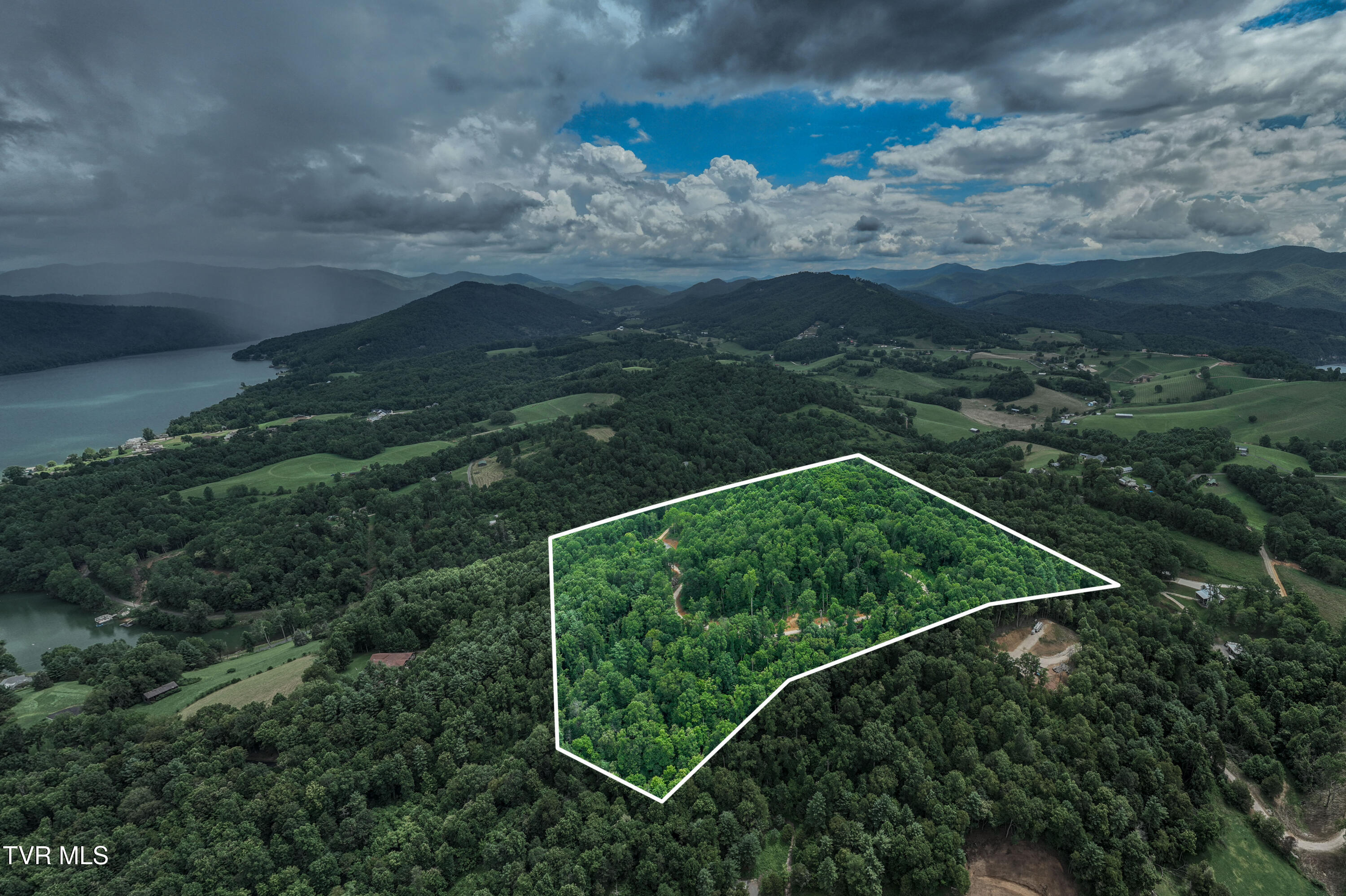 2867 Dry Hill Road Butler, TN 37640 - Photo 6 of 50 2678 Dry Hill Rd (7 of 70)