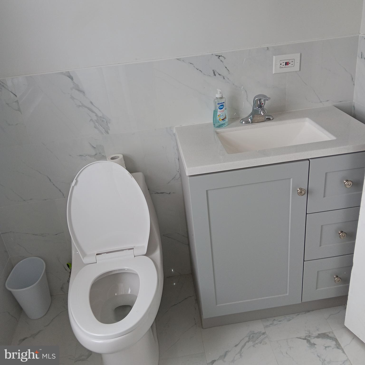 2419 Mosher Street Baltimore, MD 21216 - Photo 7 of 19 a utility room with dryer and washer