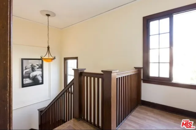 $7,500 | 611 North Beachwood Drive, Los Angeles, CA 90004