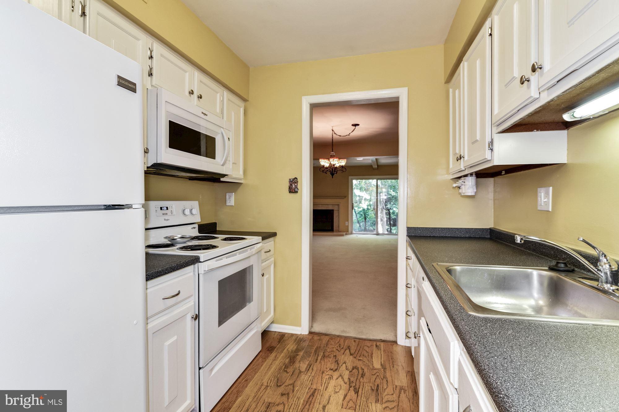 51 Farnwood Road Mount Laurel, NJ 08054 - Photo 12 of 42 Kitchen