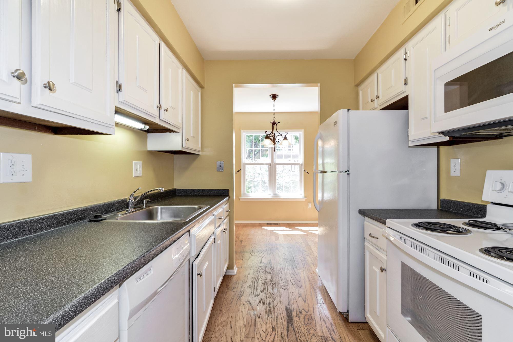 51 Farnwood Road Mount Laurel, NJ 08054 - Photo 13 of 42 Kitchen