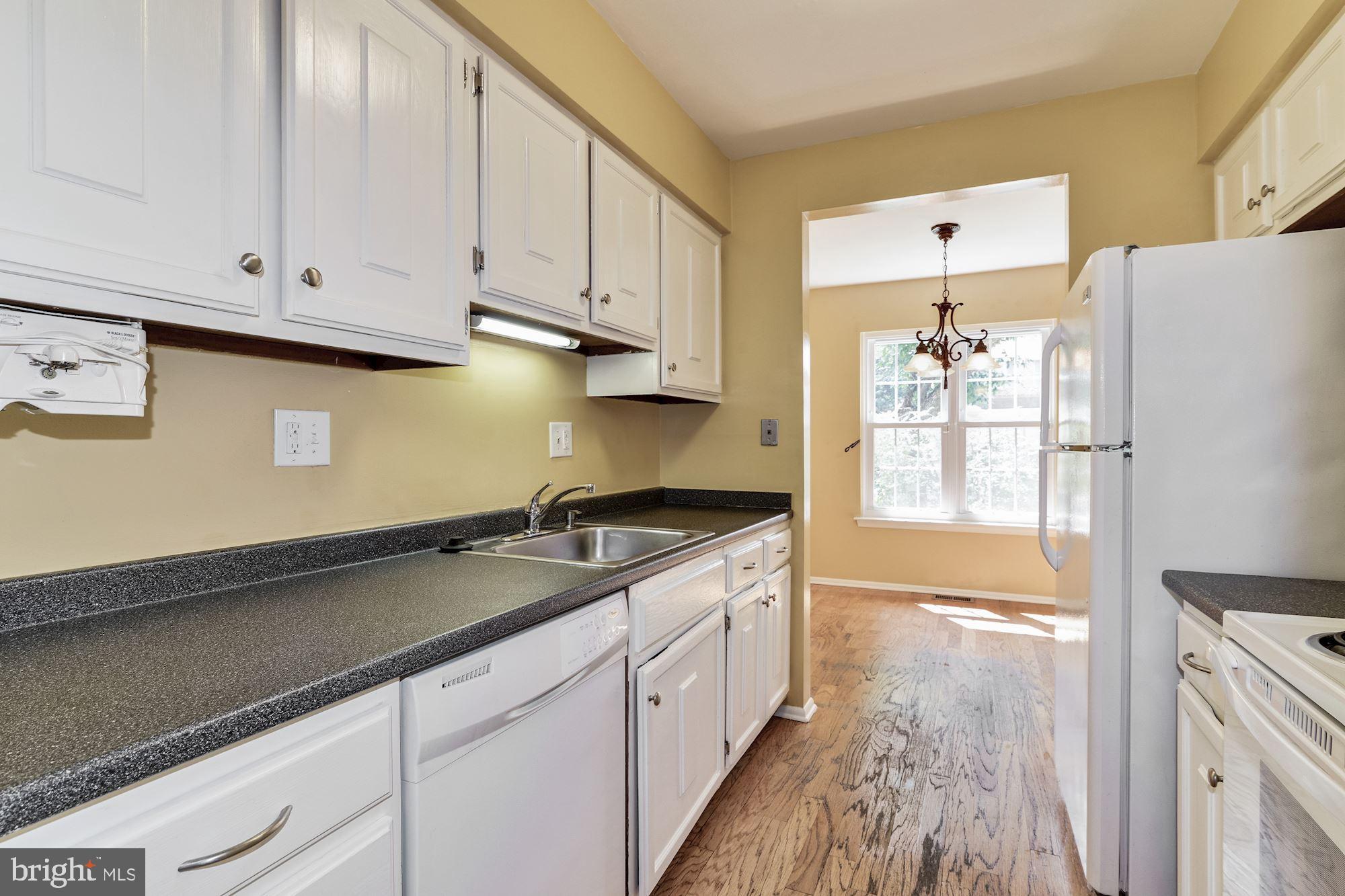 51 Farnwood Road Mount Laurel, NJ 08054 - Photo 14 of 42 Kitchen