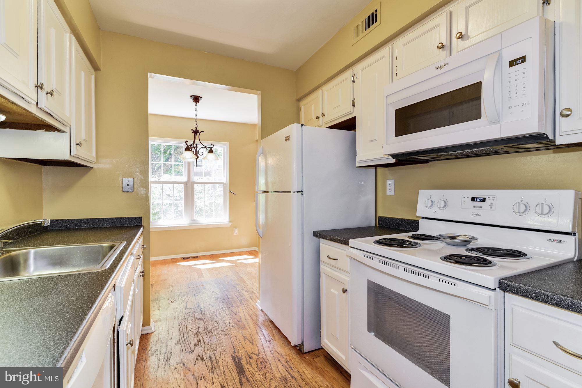 51 Farnwood Road Mount Laurel, NJ 08054 - Photo 15 of 42 Kitchen