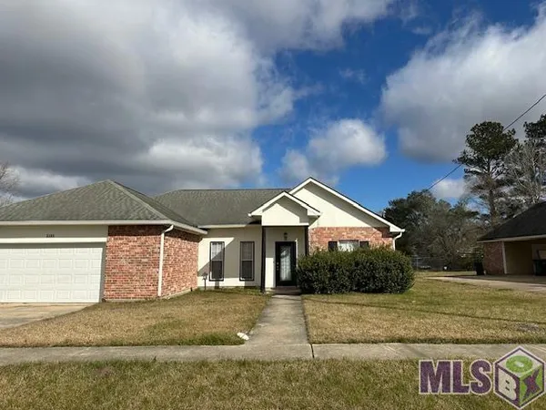 $2,250 | 3385 Holly Street, Zachary, LA 70791