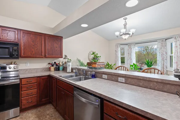 $299,000 | 3216 Aspen Trail, Adrian, MI 49221