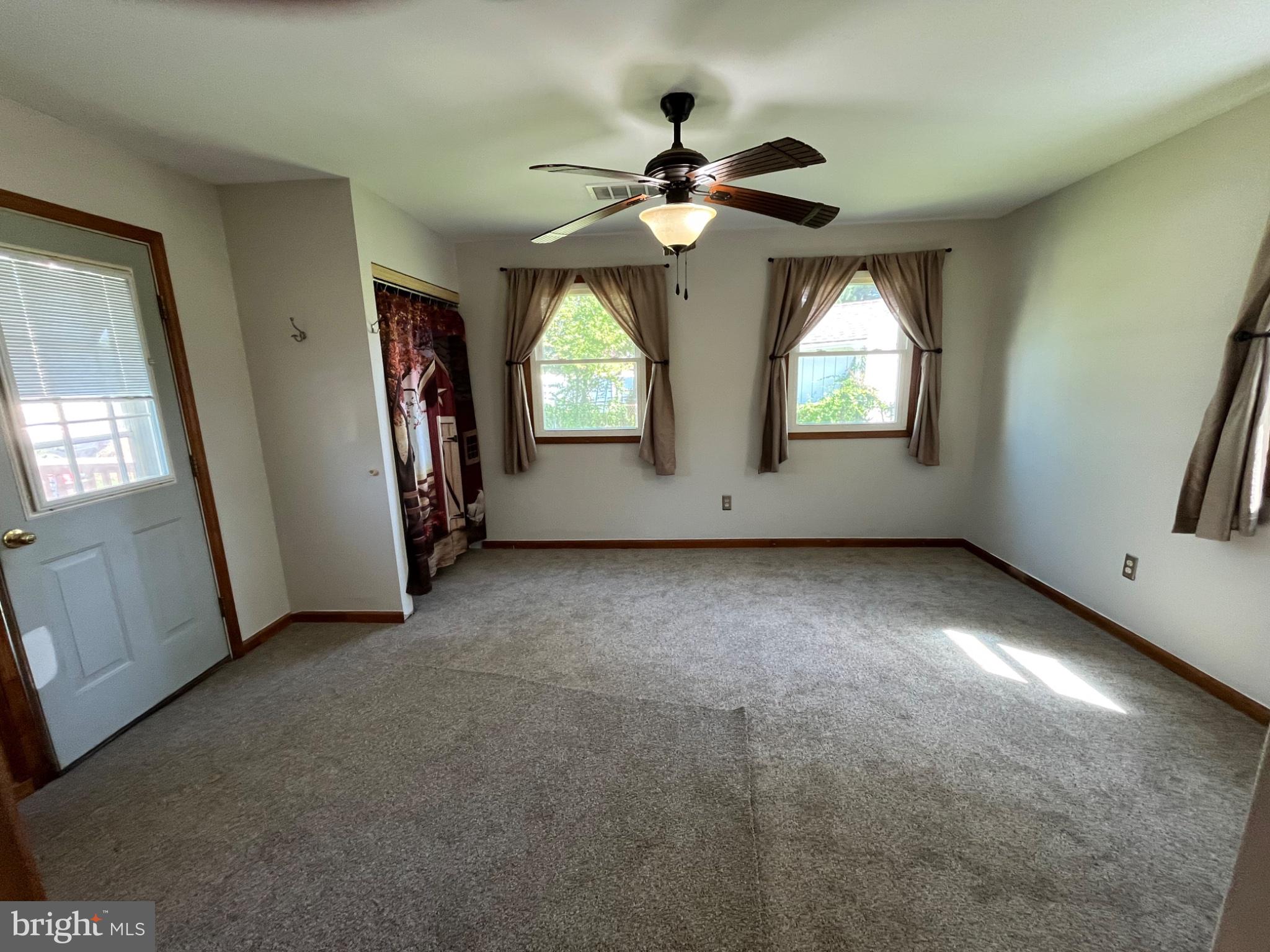 205 Phillips Avenue Magnolia, NJ 08049 - Photo 3 of 7 Dining room / Family Room