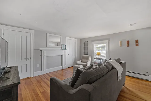 $2,999 | 23 B Portsmouth Avenue, Exeter, NH 03833