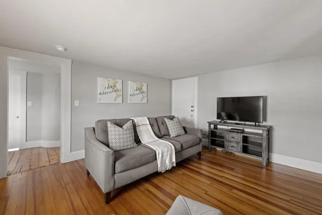 $2,999 | 23 B Portsmouth Avenue, Exeter, NH 03833