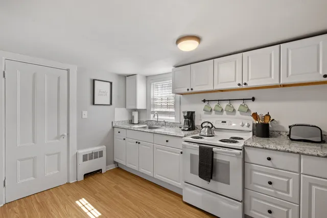 $2,999 | 23 B Portsmouth Avenue, Exeter, NH 03833