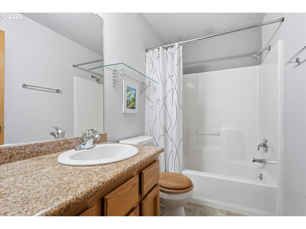4616 Northwest Valley Street Camas, WA 98607 - Photo 29 of 45 Bathroom