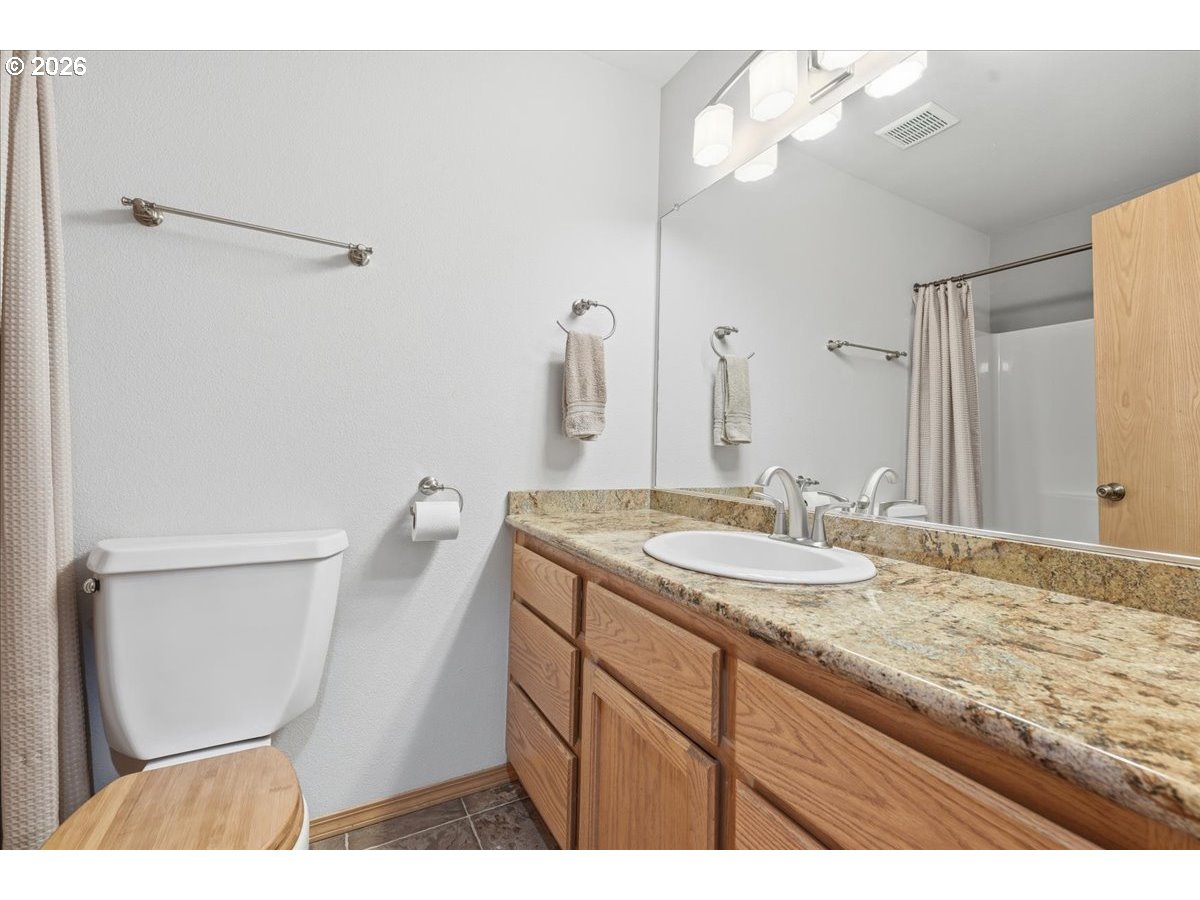 4616 Northwest Valley Street Camas, WA 98607 - Photo 31 of 45 Bathroom