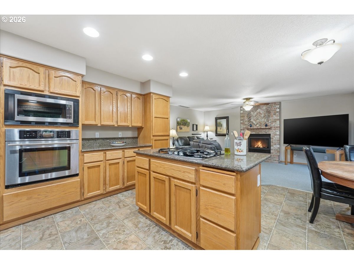 4616 Northwest Valley Street Camas, WA 98607 - Photo 9 of 45 Kitchen