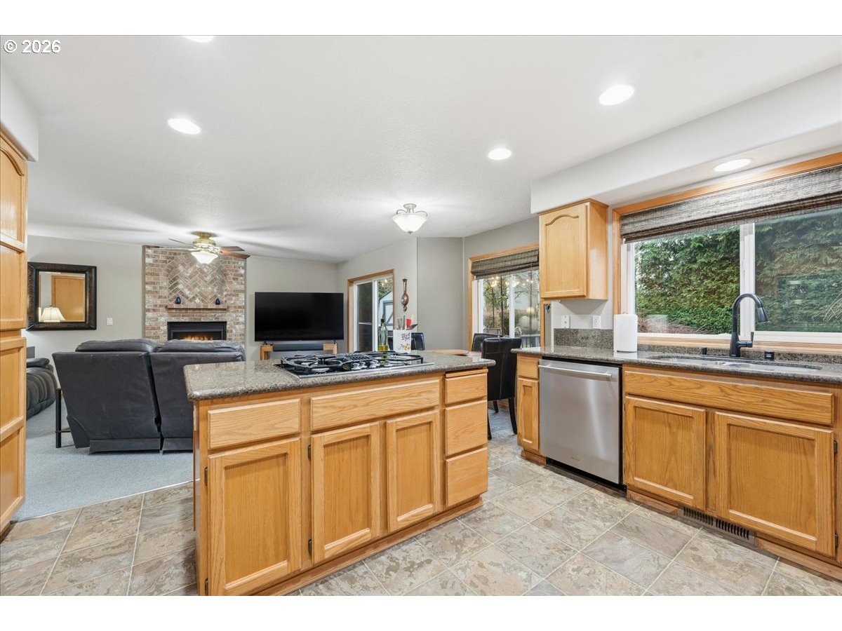 4616 Northwest Valley Street Camas, WA 98607 - Photo 10 of 45 Kitchen