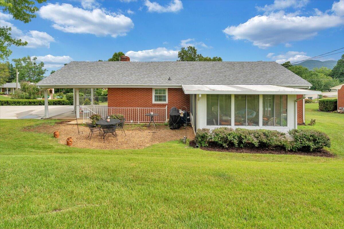 419 Diamond Road Salem, VA 24153 - Photo 34 of 76 36-MIB08703