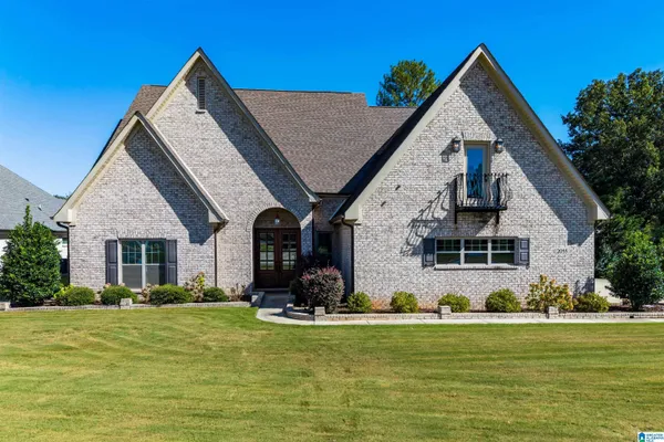 $700,000 | 2055 Edinburgh Drive Southwest, Huntsville, AL 35803