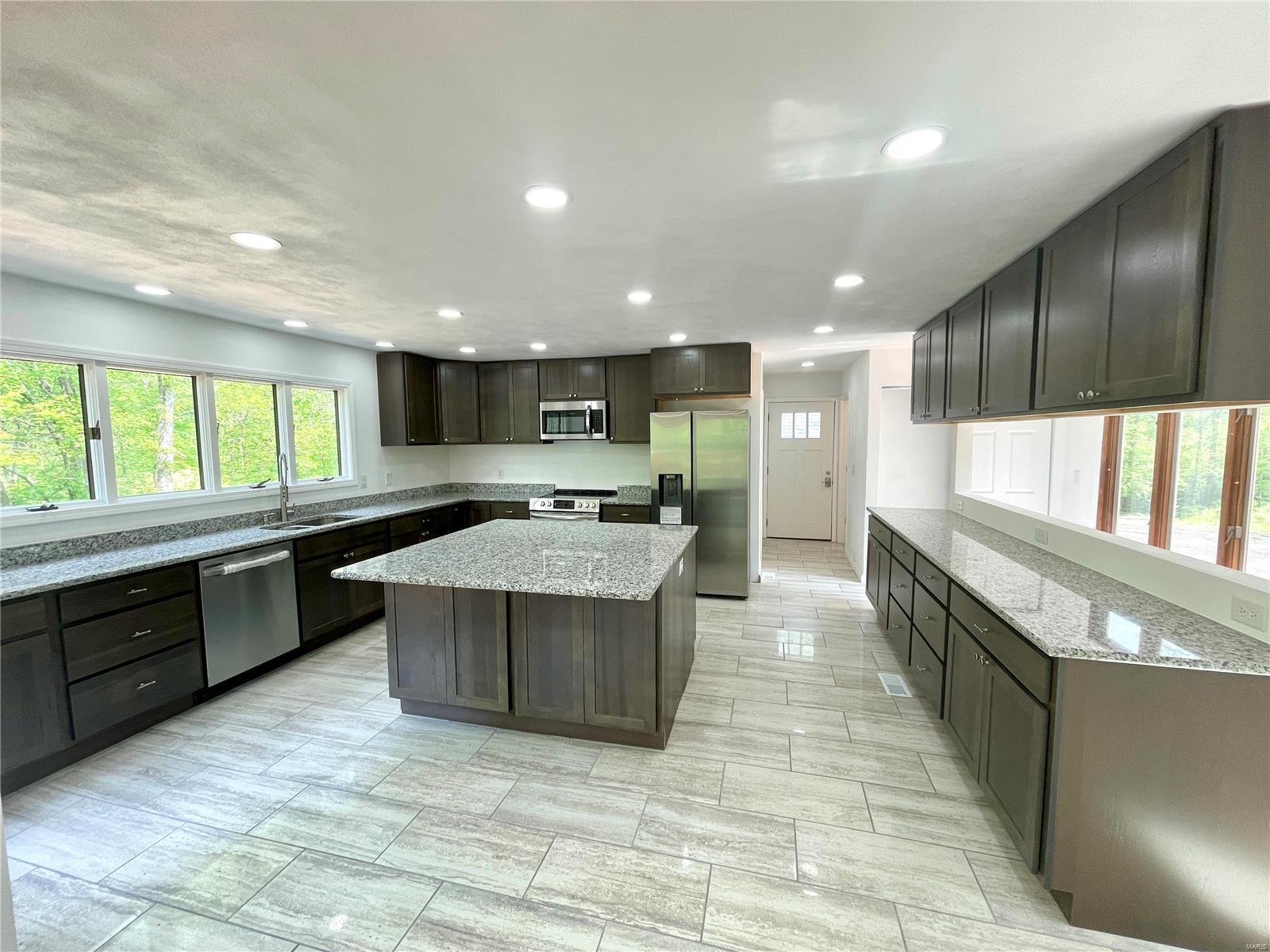 2307 Timber Ridge Road St. Jacob, IL 62281 - Photo 8 of 39 Gallery Image 8