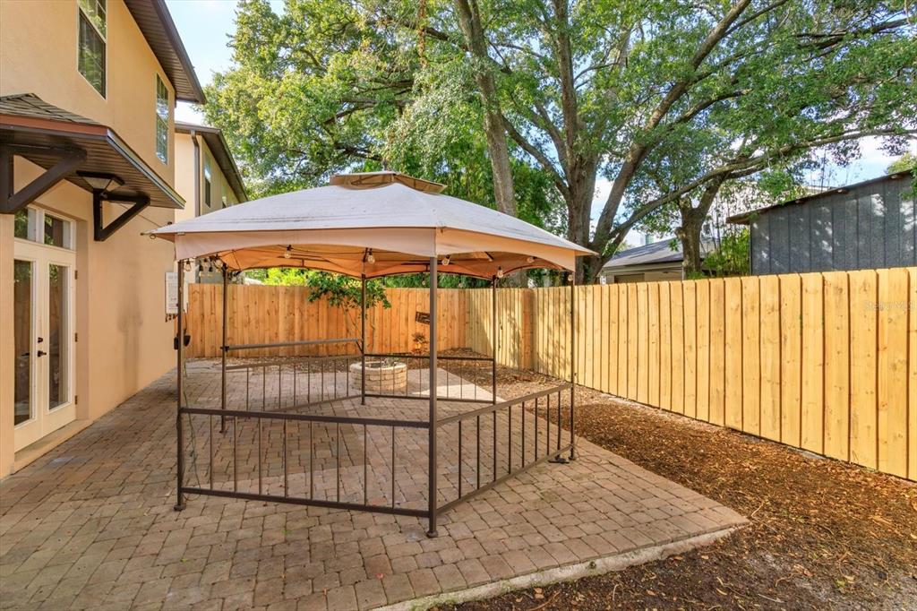 41 East Spruce Street Orlando, FL 32804 - Photo 24 of 24 a view of outdoor space with backyard