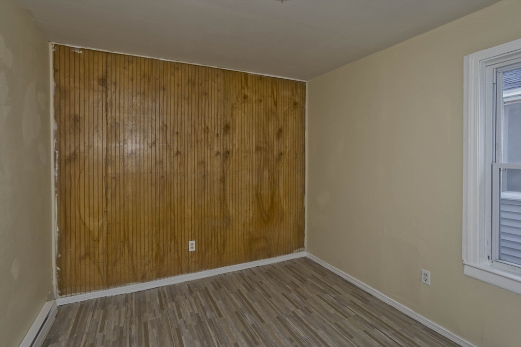 63 Pine Street Holyoke, MA 01040 - Photo 11 of 30