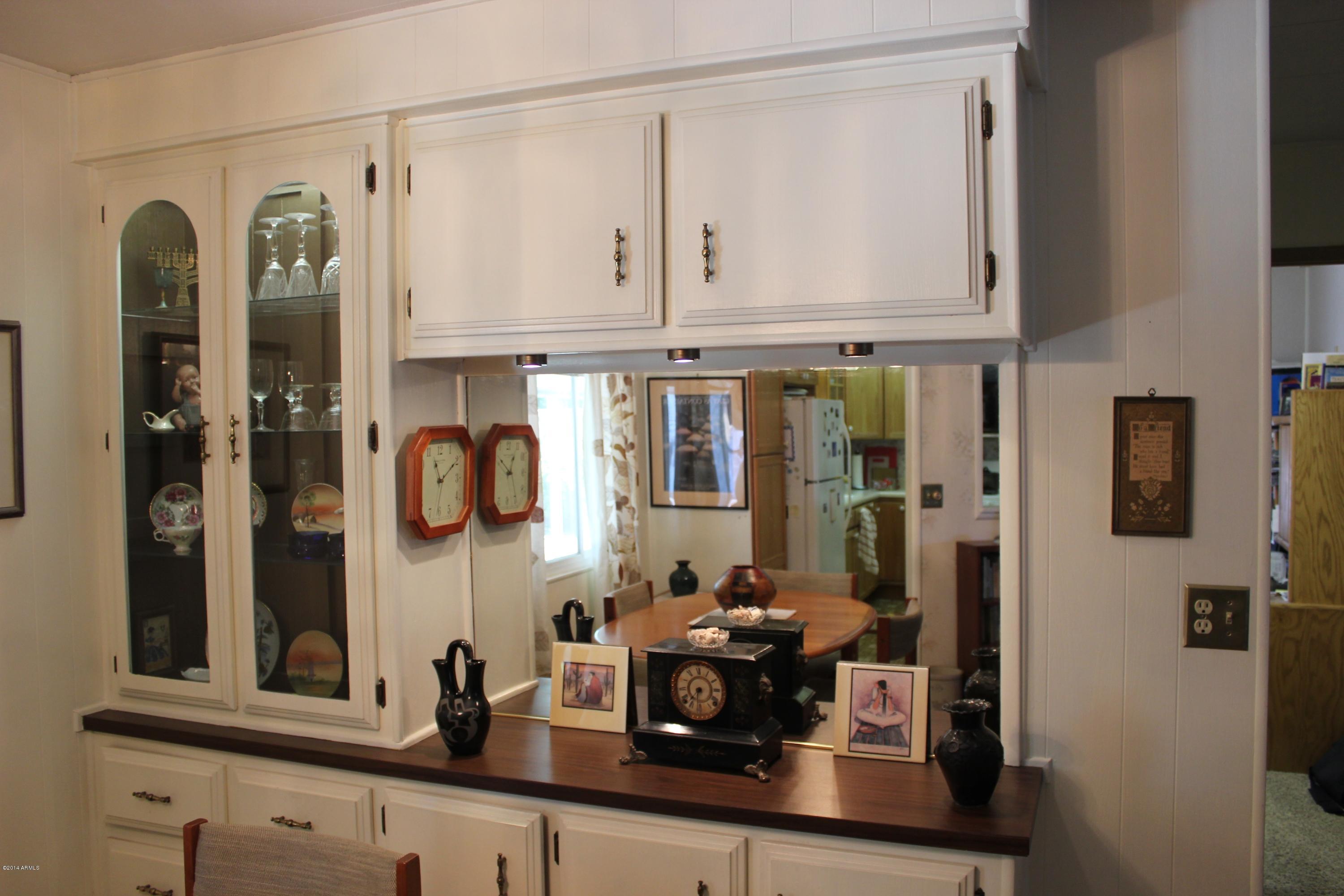 6539 West Hatcher Road Glendale, AZ 85302 - Photo 11 of 33 Hutch