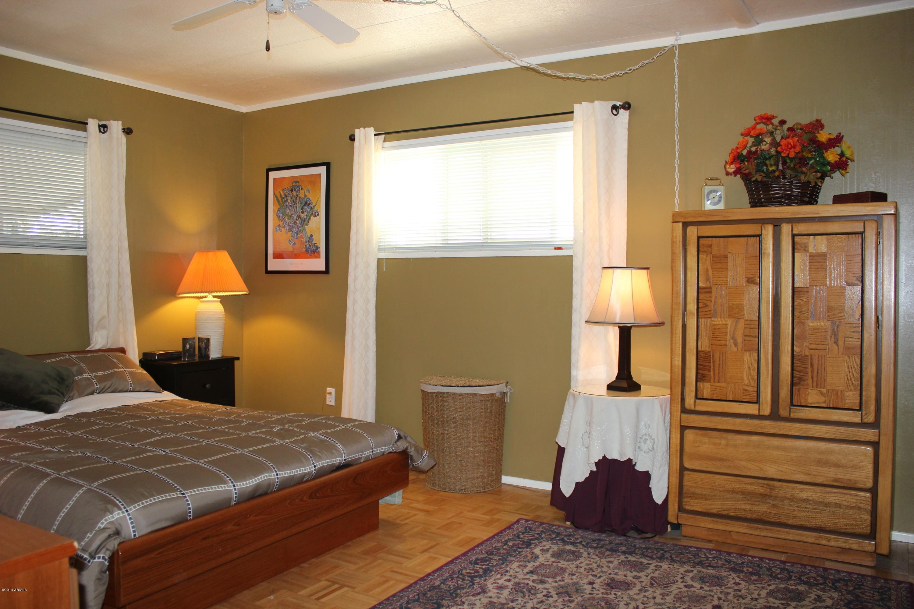 6539 West Hatcher Road Glendale, AZ 85302 - Photo 14 of 33 Master bedroom