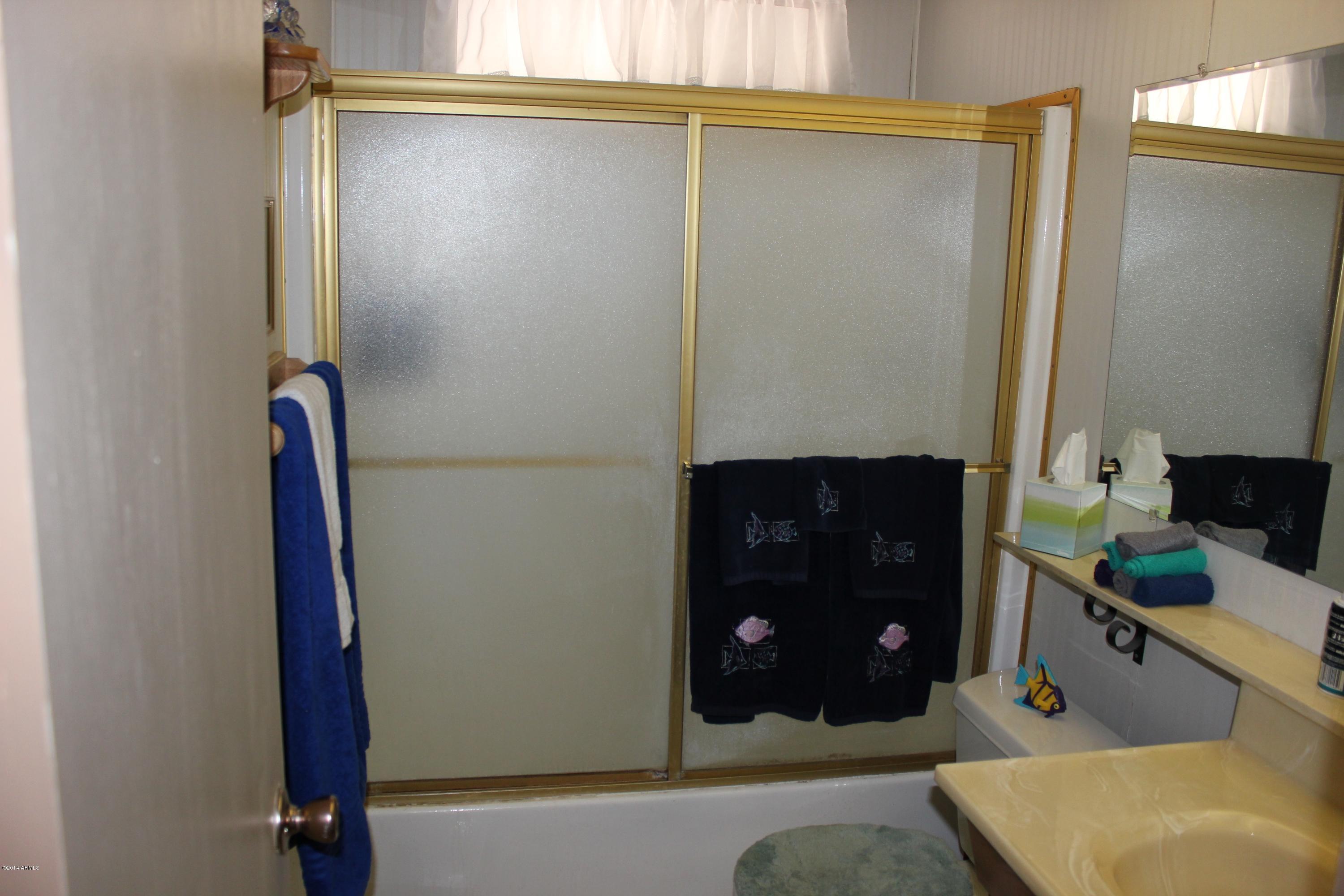 6539 West Hatcher Road Glendale, AZ 85302 - Photo 21 of 33 2nd Bathroom