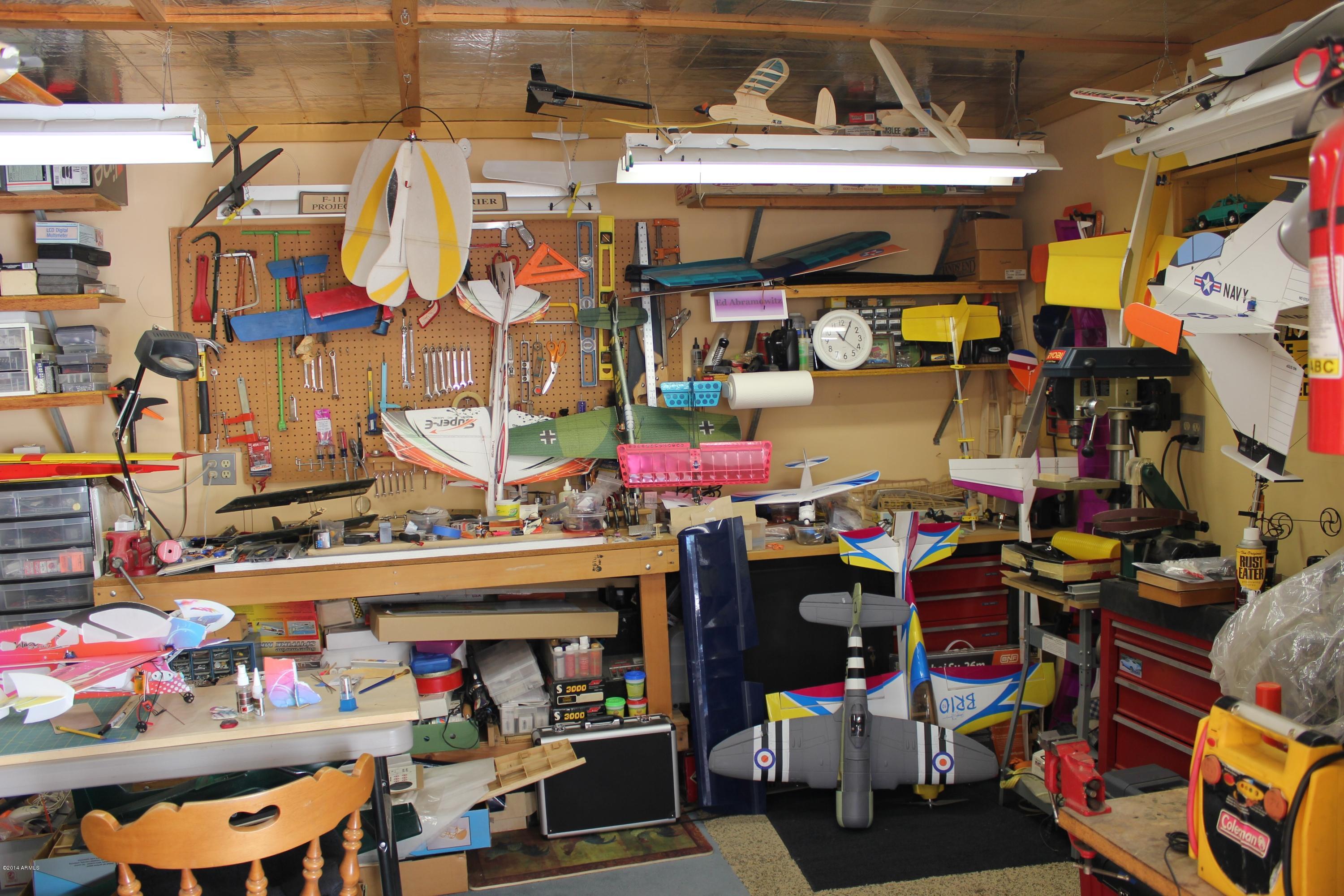 6539 West Hatcher Road Glendale, AZ 85302 - Photo 33 of 33 Inside workshop