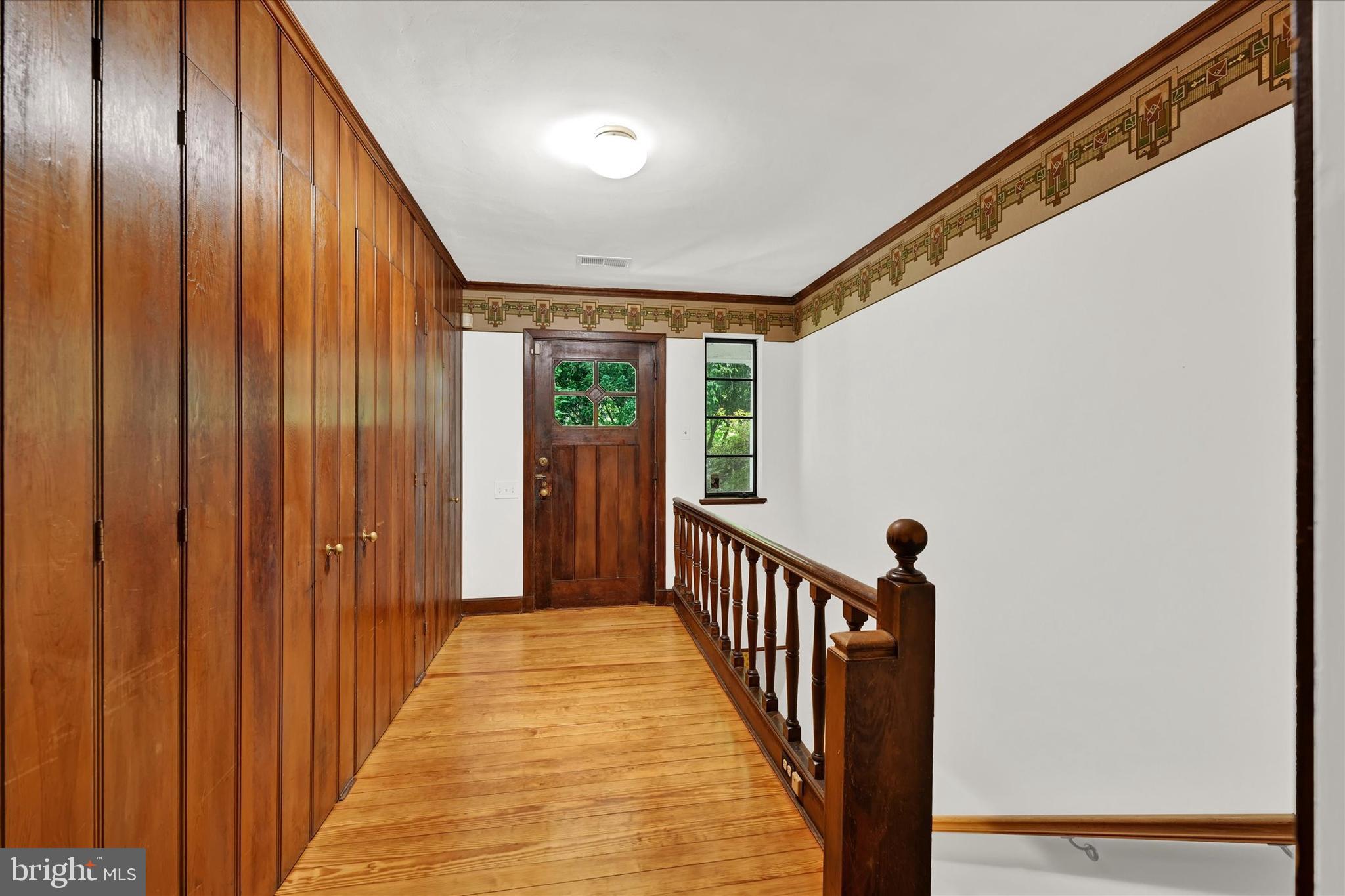 915 Rolandvue Road Towson, MD 21204 - Photo 2 of 28 Entry/Foyer
