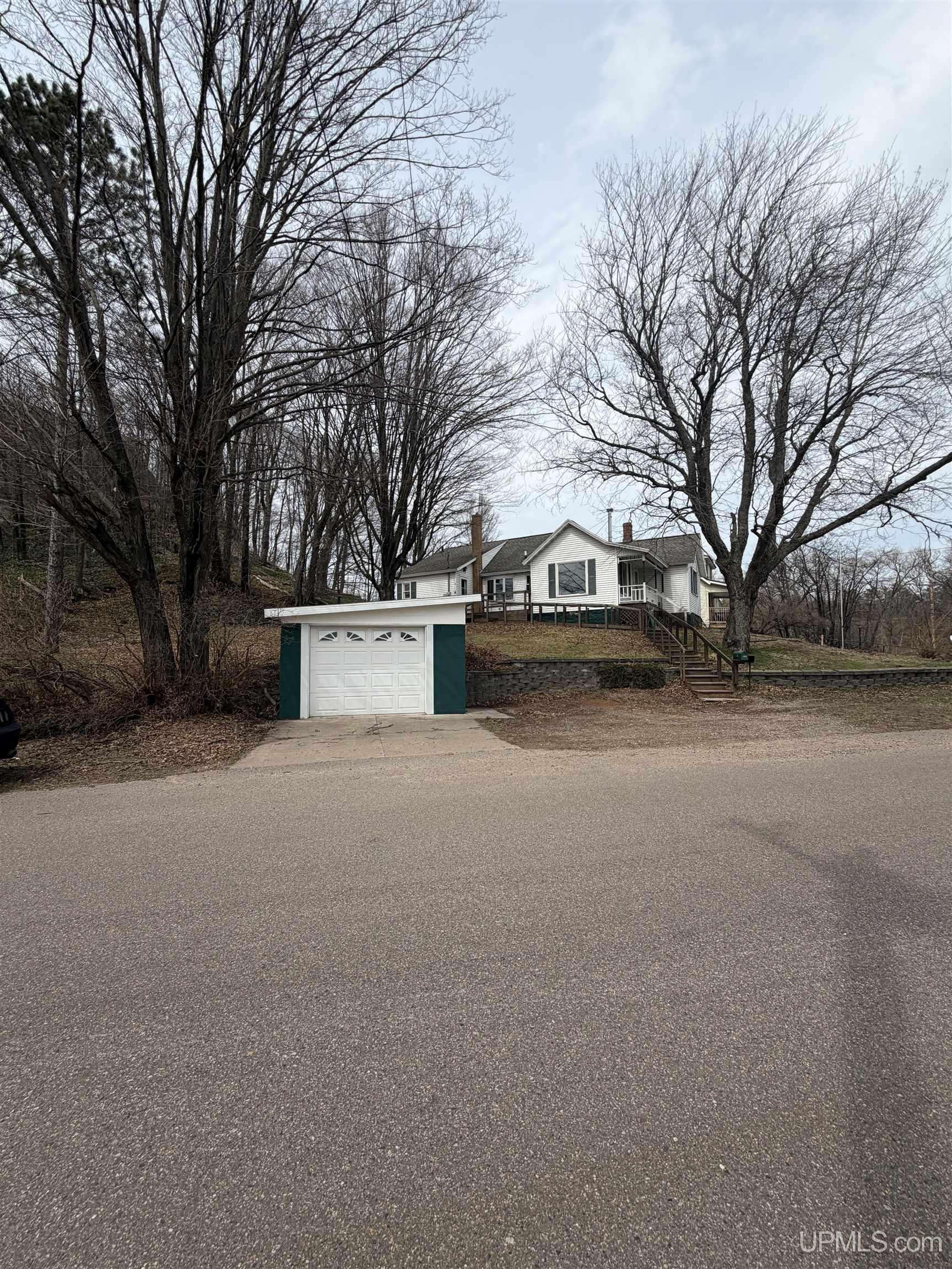 163 Cliff Street Ishpeming, MI 49849 - Photo 4 of 21
