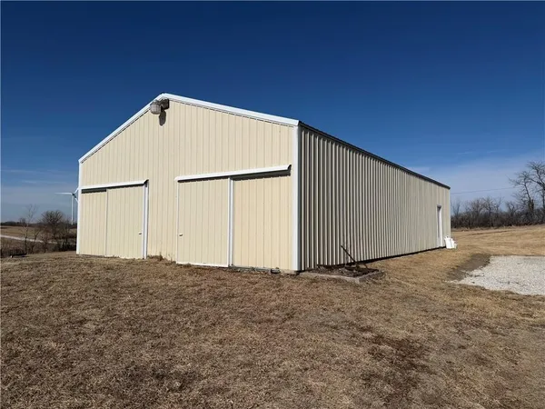 $425,000 | 24752 200th Street, Maryville, MO 64468