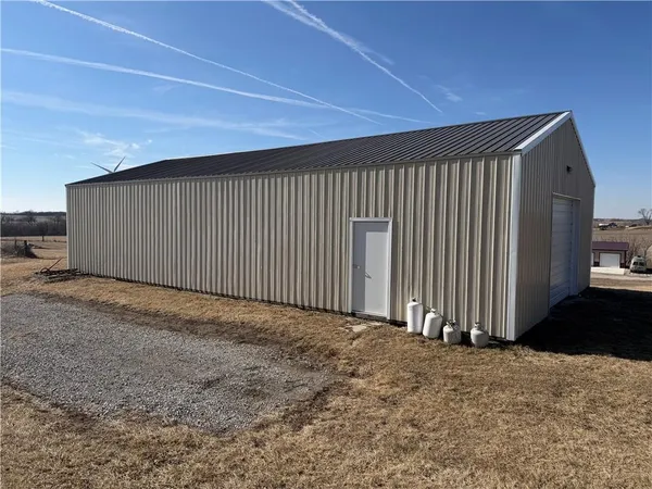$425,000 | 24752 200th Street, Maryville, MO 64468