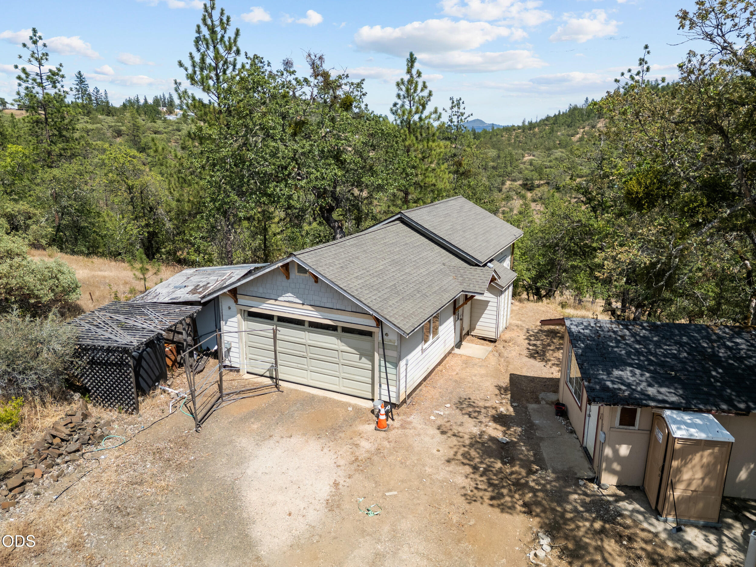 3840 Beagle Road White City, OR 97503 - Photo 4 of 32