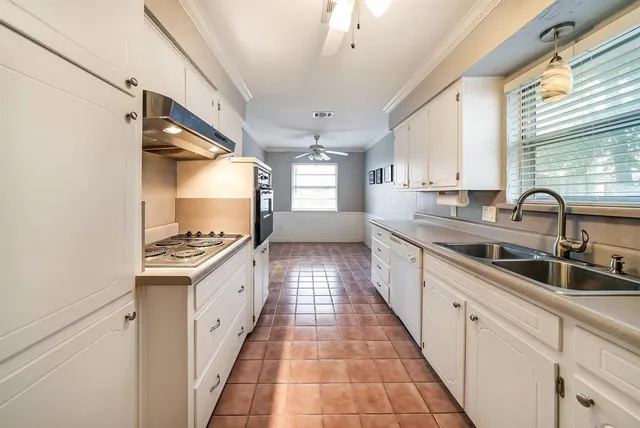 $2,250 | 3019 Bramble Oaks Court, Bedford, TX 76021