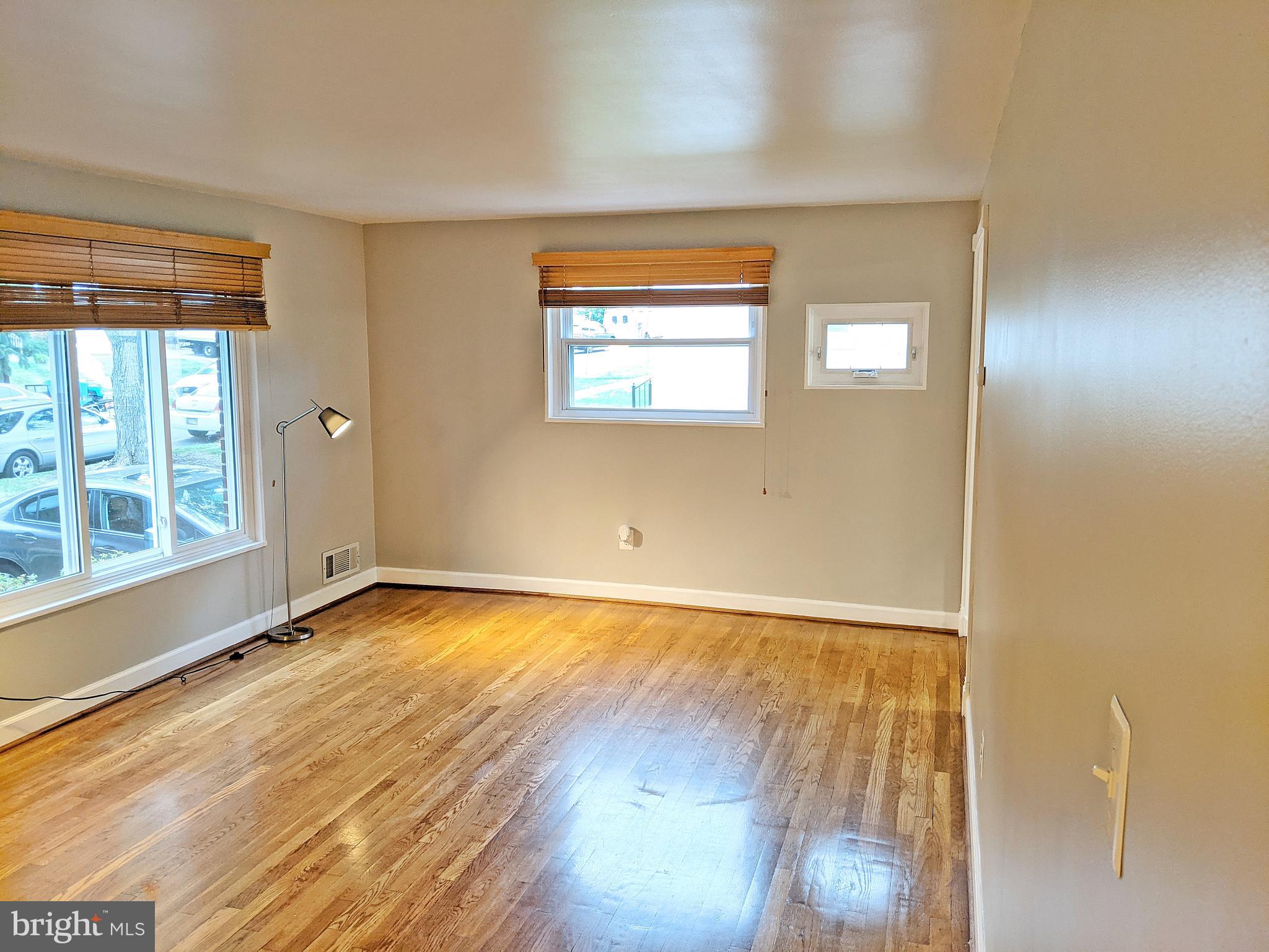 3516 Everton Street Silver Spring, MD 20906 - Photo 16 of 72 LIving Room
