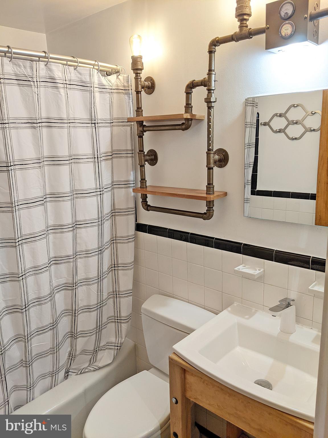 3516 Everton Street Silver Spring, MD 20906 - Photo 9 of 72 First Floor Hall Bath