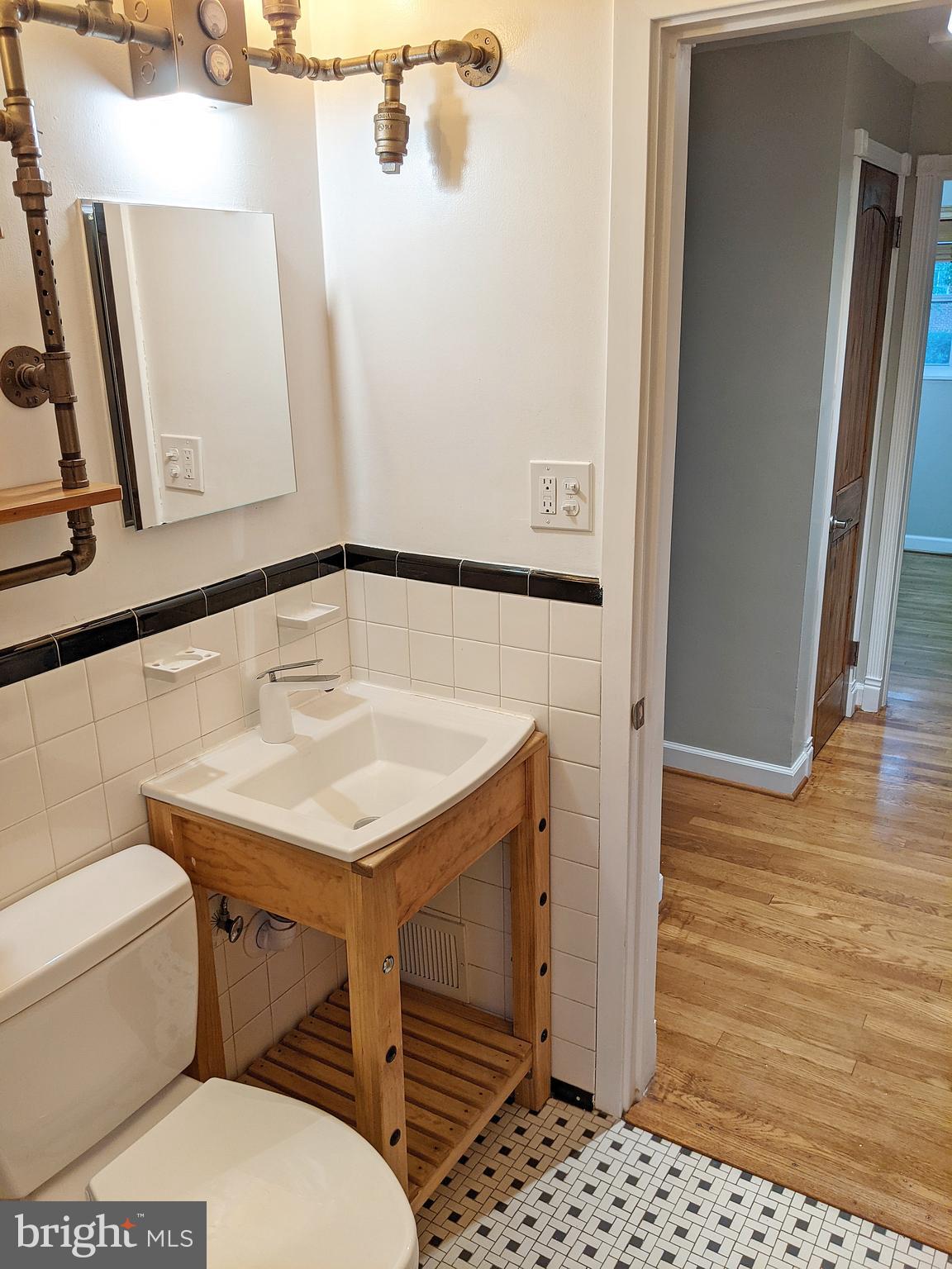 3516 Everton Street Silver Spring, MD 20906 - Photo 10 of 72 First Floor Full Bath