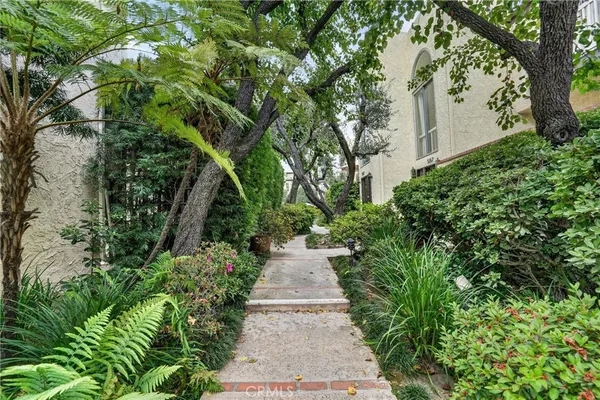 $835,000 | 5267 Coldwater Canyon Avenue, Unit B, Sherman Oaks, CA 91401